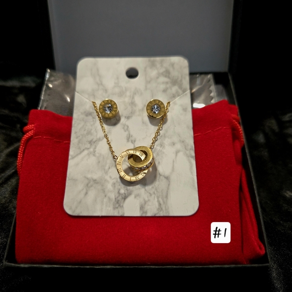 Jewelry - Elegant Gold Necklace and Earring Set